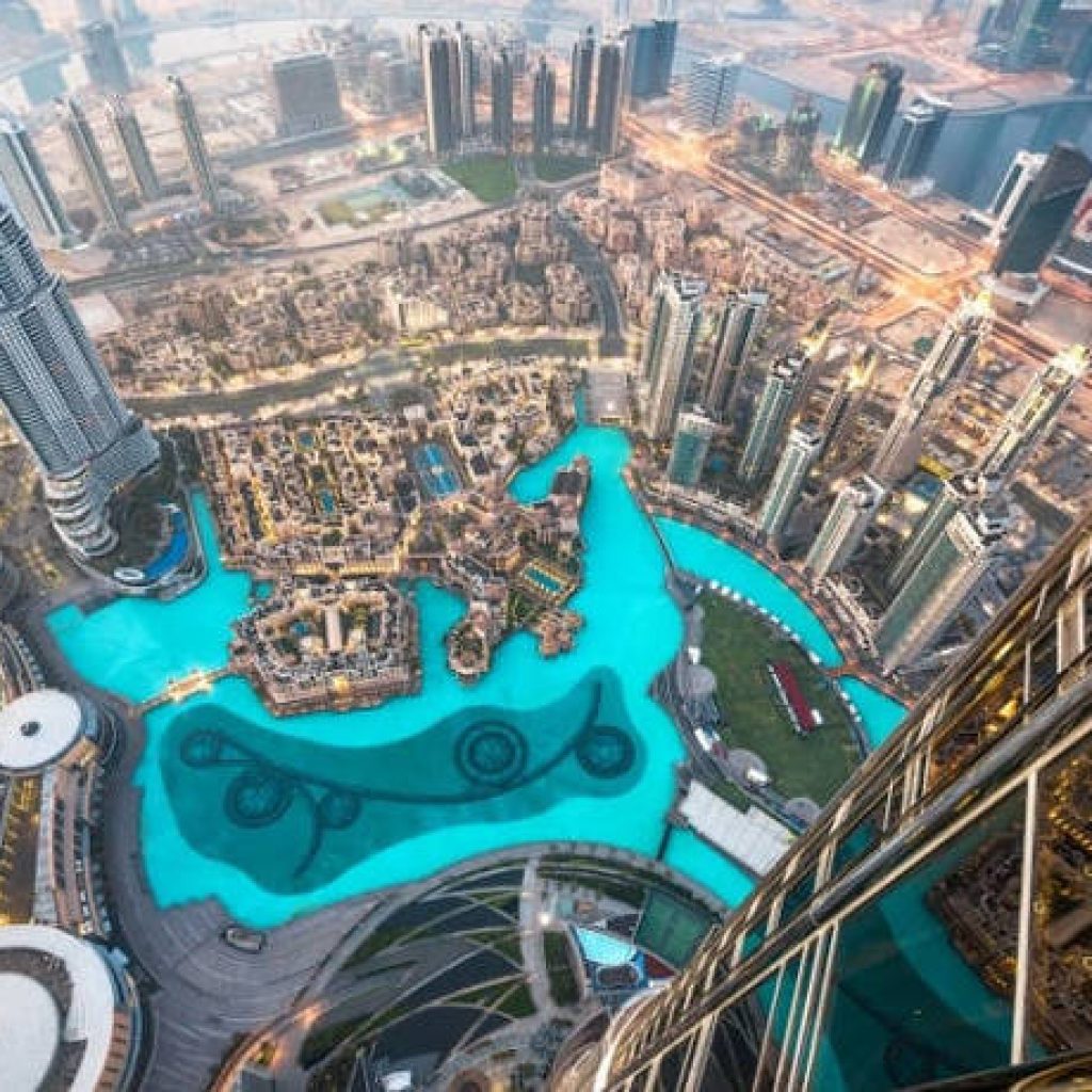 Blick vom Burj Khalifa auf die Poollandschaft
