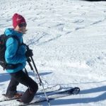 Skitourfahrerin bei einer Pause