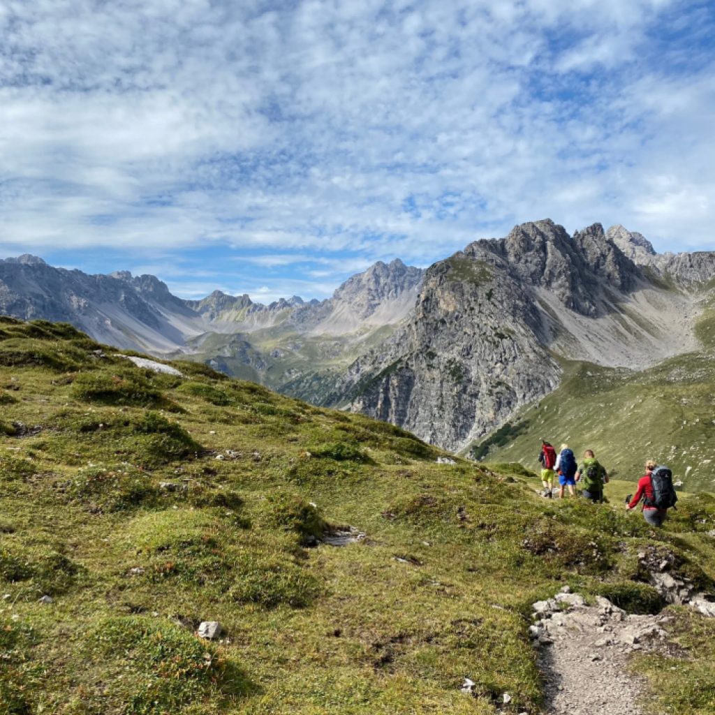 Wanderer bei der Alpenüberquerung